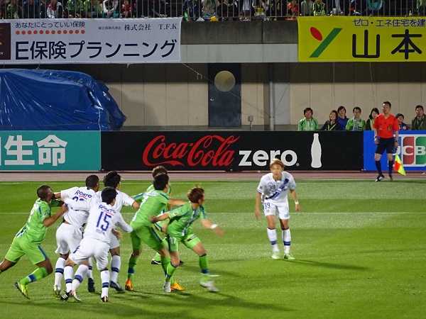湘南ベルマーレ対ガンバ大阪の試合の様子